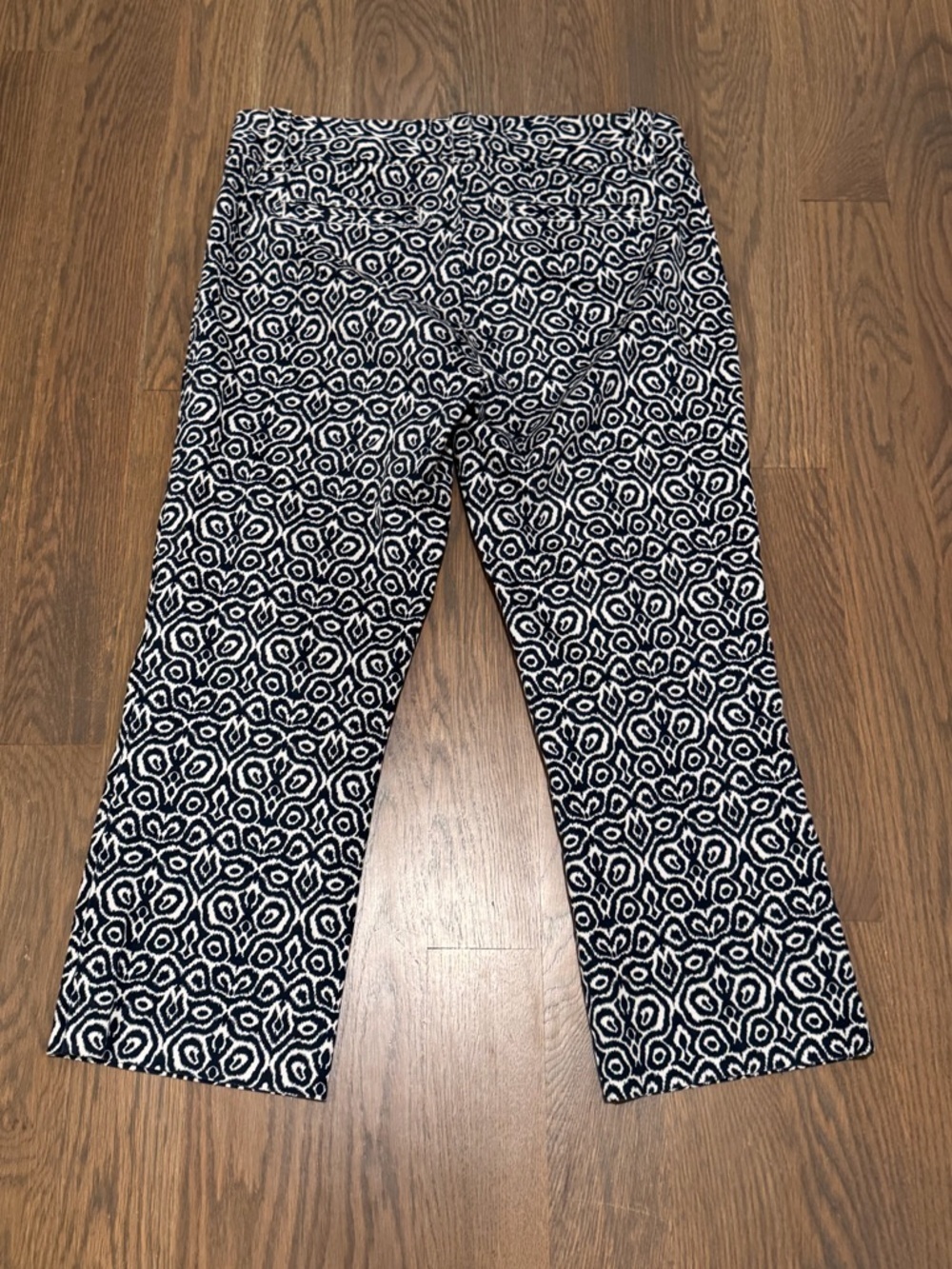 J. Crew Printed Crop Pants in blue Black & White size 8 summer - Picture 5 of 8